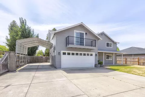 196 Nadine Ln, Central Point, OR 97502