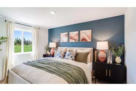 Bedroom - 16627 Grey Pine St, La Pine, OR 97739 photo 8 of 10