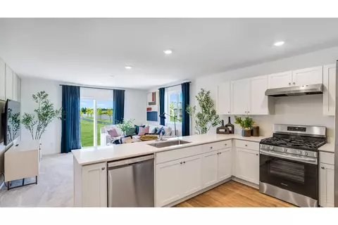 Kitchen - 16627 Grey Pine St, La Pine, OR 97739 photo 2 of 4