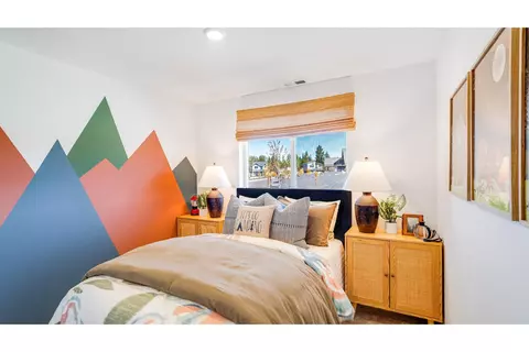 Bedroom - 16627 Grey Pine St, La Pine, OR 97739 photo 1 of 10
