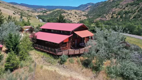 2909 Dead Indian Memorial Rd, Ashland, OR 97520