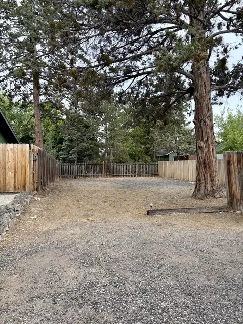 485 SE Douglas St, Bend, OR 97702