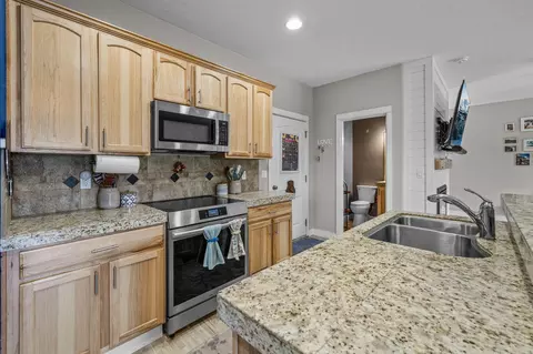 Kitchen - 21336 Oconnor Way, Bend, OR 97701 photo 2 of 3