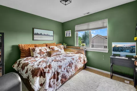 Bedroom - 21336 Oconnor Way, Bend, OR 97701 photo 4 of 4