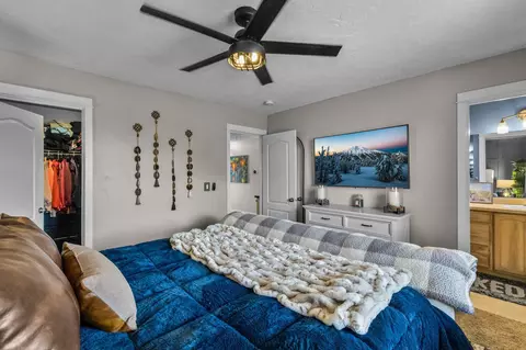 Bedroom - 21336 Oconnor Way, Bend, OR 97701 photo 2 of 4