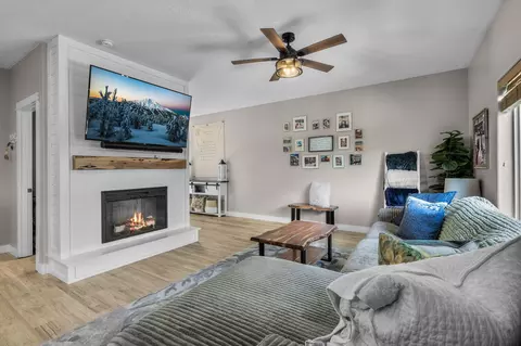 Living - 21336 Oconnor Way, Bend, OR 97701 photo 2 of 3
