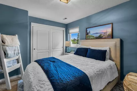 Bedroom - 21336 Oconnor Way, Bend, OR 97701 photo 3 of 4