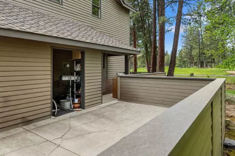 Exterior - 60779 Currant Way, Bend, OR 97702 photo 11 of 16