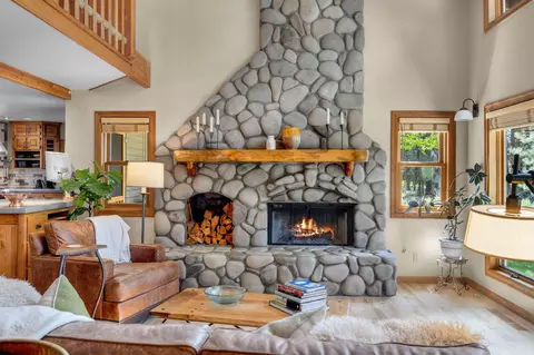 Living - 60779 Currant Way, Bend, OR 97702 photo 2 of 7