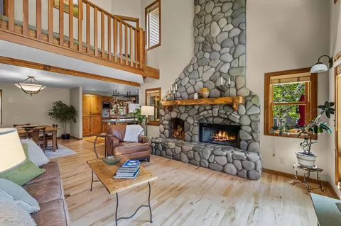 Living - 60779 Currant Way, Bend, OR 97702 photo 3 of 7