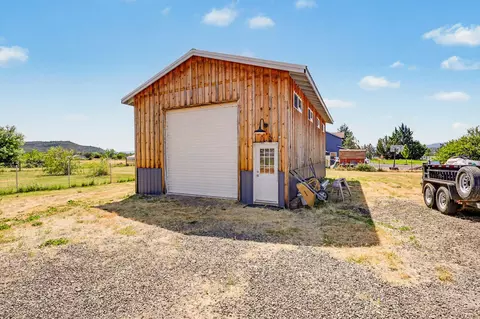 145 Highway 234, Eagle Point, OR 97524 photo 35