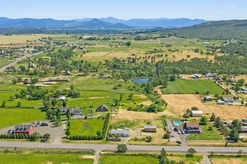 145 Highway 234, Eagle Point, OR 97524 photo 42