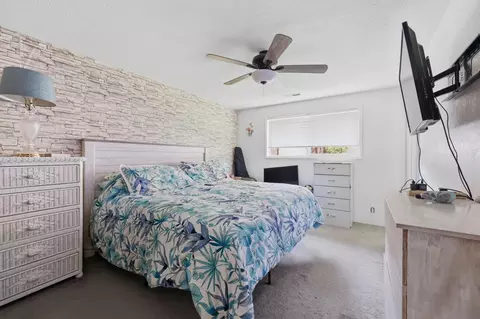 Bedroom - 102 Elm St, Phoenix, OR 97535 photo 2 of 5