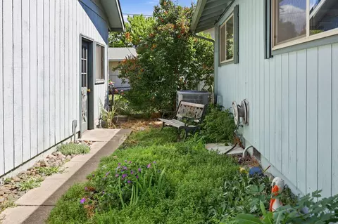 Exterior - 102 Elm St, Phoenix, OR 97535 photo 9 of 10