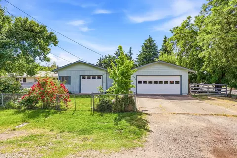 Exterior - 102 Elm St, Phoenix, OR 97535 photo 2 of 10