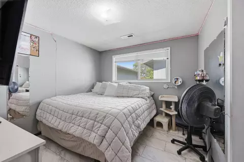 Bedroom - 102 Elm St, Phoenix, OR 97535 photo 4 of 5