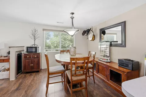 Dining - 102 Elm St, Phoenix, OR 97535 photo 2 of 3