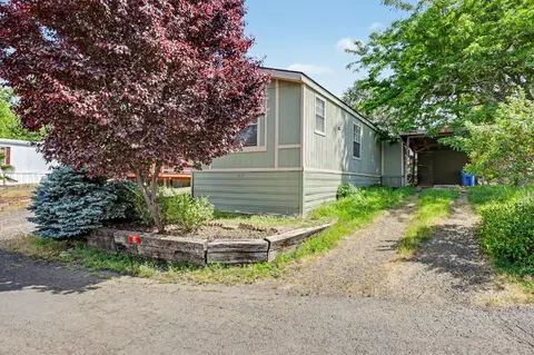 421 Stevens Rd UNIT 34, Eagle Point, OR 97524