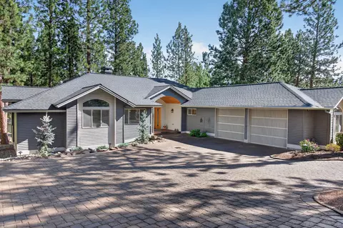 Exterior - 3534 NW Mccready Dr, Bend, OR 97703 photo 7 of 8