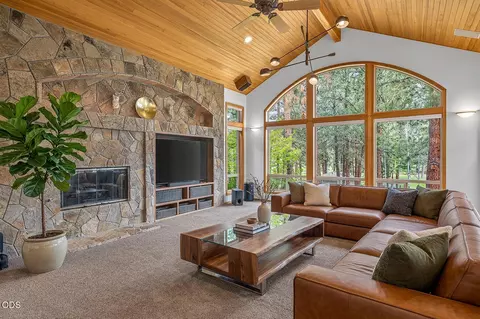 Living - 3534 NW Mccready Dr, Bend, OR 97703 photo 1 of 1