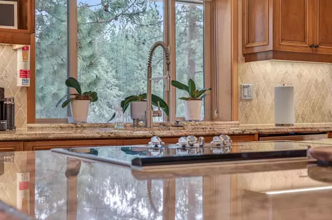 Kitchen - 3534 NW Mccready Dr, Bend, OR 97703 photo 4 of 6