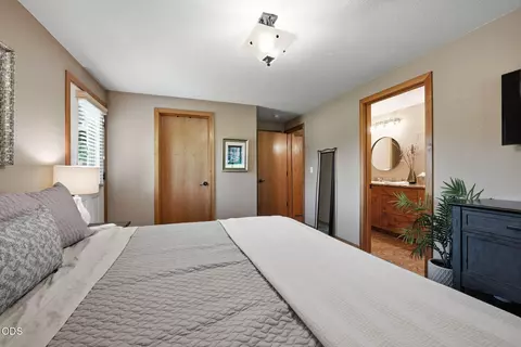 Bedroom - 22539 Martee Ln, Bend, OR 97701 photo 2 of 7