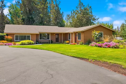 Exterior - 22539 Martee Ln, Bend, OR 97701 photo 2 of 86