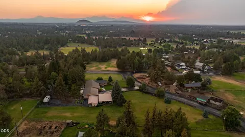 View/Area - 22539 Martee Ln, Bend, OR 97701 photo 22 of 34