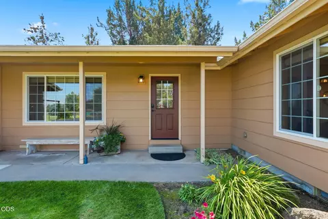 Exterior - 22539 Martee Ln, Bend, OR 97701 photo 8 of 86
