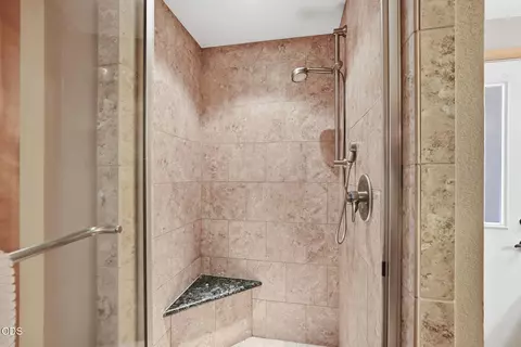 Bath - 22539 Martee Ln, Bend, OR 97701 photo 4 of 4