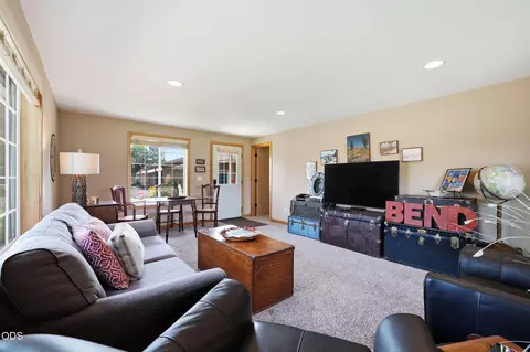 Living - 22539 Martee Ln, Bend, OR 97701 photo 9 of 9