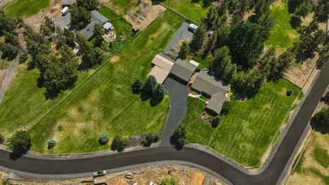 View/Area - 22539 Martee Ln, Bend, OR 97701 photo 7 of 34