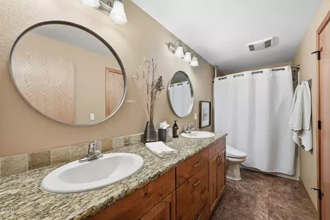 Bath - 22539 Martee Ln, Bend, OR 97701 photo 1 of 4