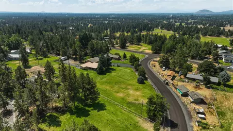 View/Area - 22539 Martee Ln, Bend, OR 97701 photo 16 of 34