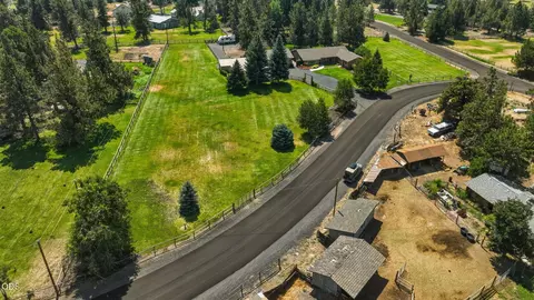 View/Area - 22539 Martee Ln, Bend, OR 97701 photo 3 of 34