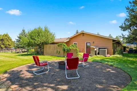 Exterior - 22539 Martee Ln, Bend, OR 97701 photo 49 of 86