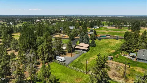 View/Area - 22539 Martee Ln, Bend, OR 97701 photo 14 of 34