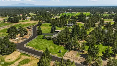 View/Area - 22539 Martee Ln, Bend, OR 97701 photo 12 of 34