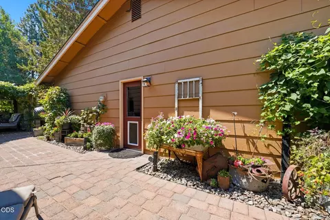 Exterior - 22539 Martee Ln, Bend, OR 97701 photo 22 of 86