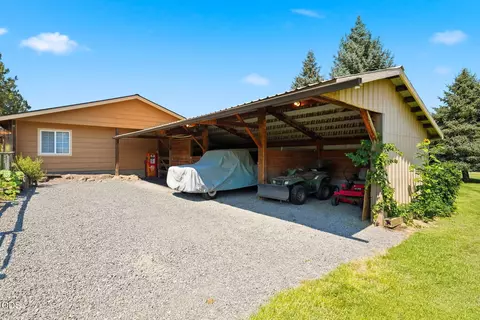 Exterior - 22539 Martee Ln, Bend, OR 97701 photo 18 of 86