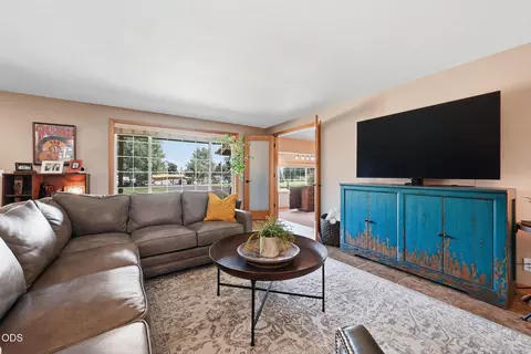 Living - 22539 Martee Ln, Bend, OR 97701 photo 5 of 9