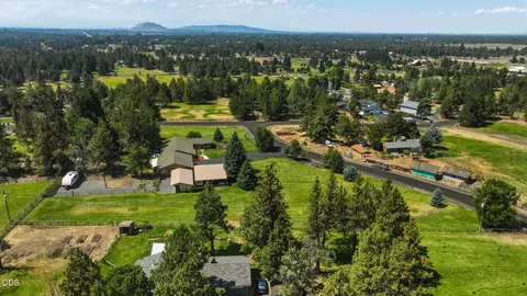 View/Area - 22539 Martee Ln, Bend, OR 97701 photo 15 of 34