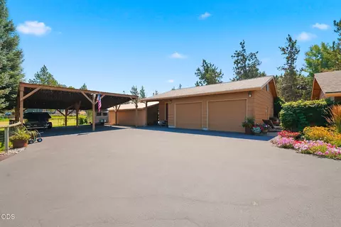 Exterior - 22539 Martee Ln, Bend, OR 97701 photo 12 of 86