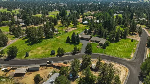 View/Area - 22539 Martee Ln, Bend, OR 97701 photo 5 of 34