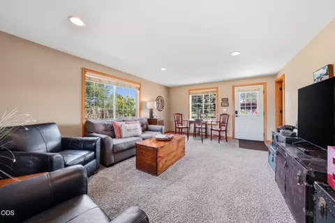 Living - 22539 Martee Ln, Bend, OR 97701 photo 8 of 9