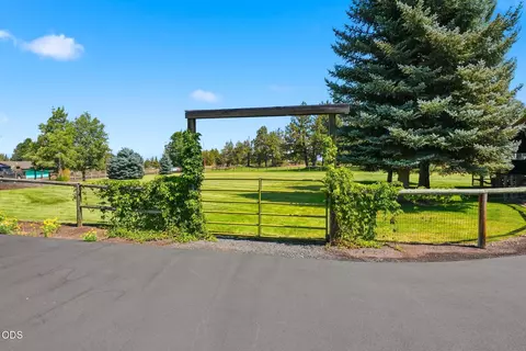 Exterior - 22539 Martee Ln, Bend, OR 97701 photo 60 of 86