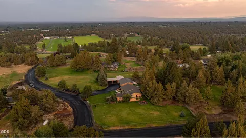 View/Area - 22539 Martee Ln, Bend, OR 97701 photo 31 of 34