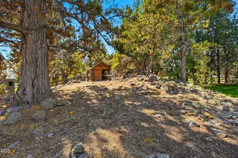 Exterior - 22539 Martee Ln, Bend, OR 97701 photo 41 of 86