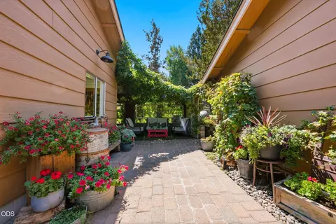 Exterior - 22539 Martee Ln, Bend, OR 97701 photo 23 of 86