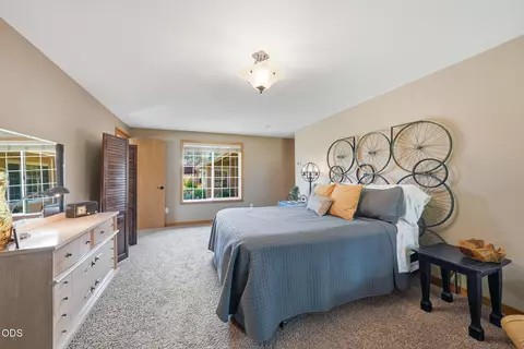 Bedroom - 22539 Martee Ln, Bend, OR 97701 photo 7 of 7